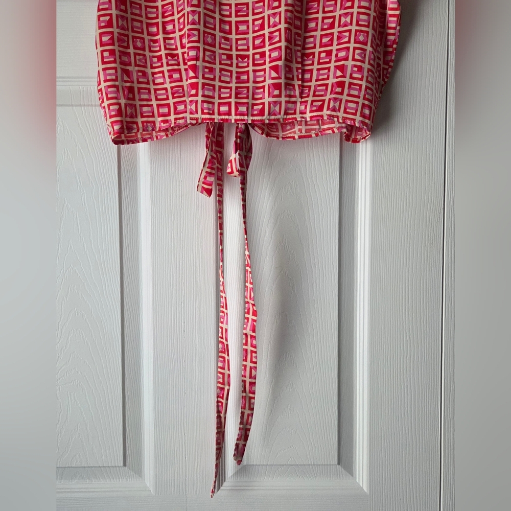 Lulu's Red Geometric Wrap Crop Top Size L - Picture 10 of 13